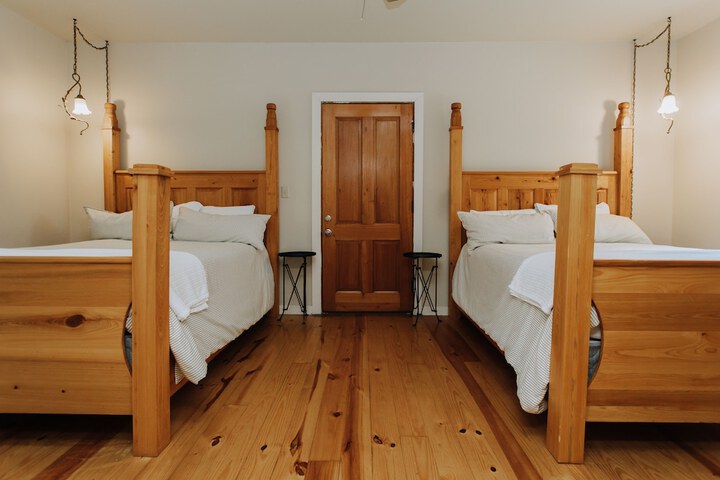 Room 29 of 65