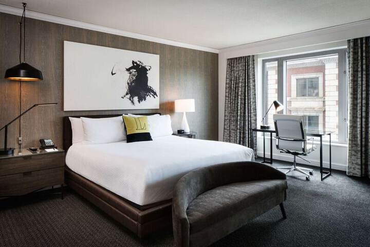The Logan Philadelphia Curio Collection by Hilton