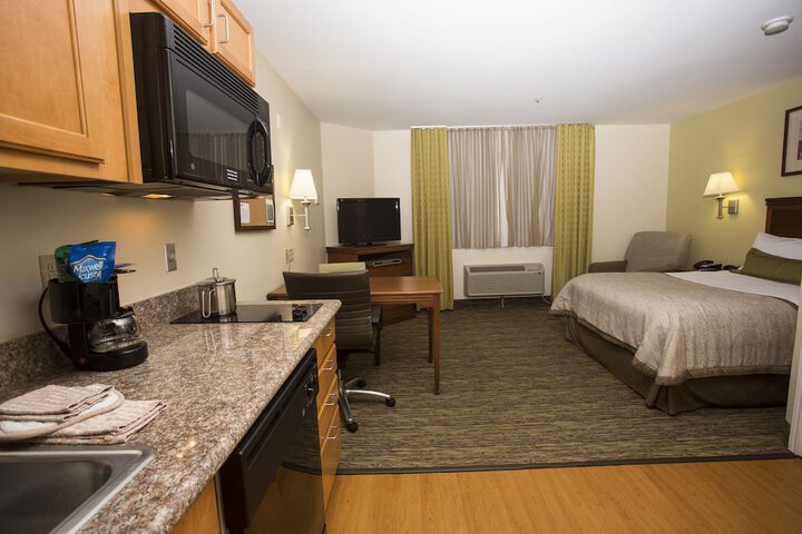 Room 18 of 37