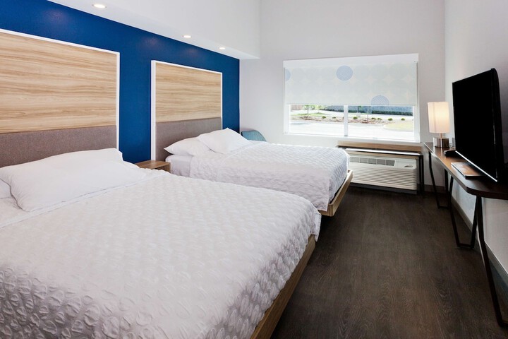 Room 27 of 47