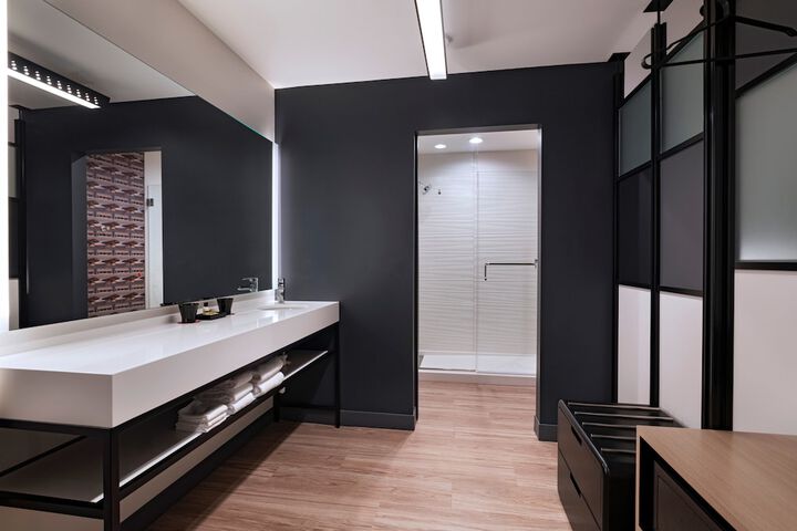Room 18 of 29