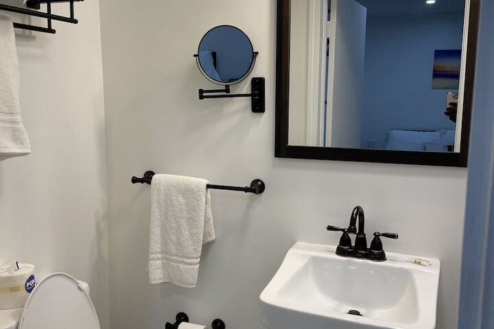Room 60 of 103
