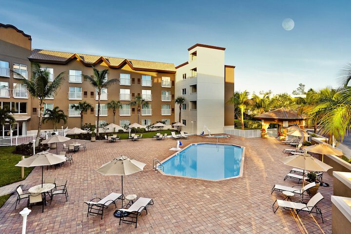 Hotel 3 of 65