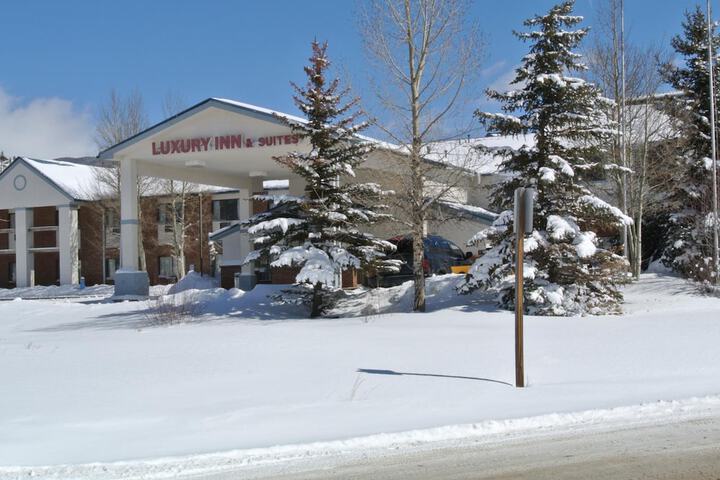 Luxury Inn & Suites