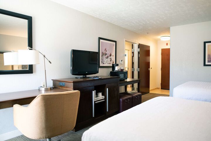 Room 13 of 32