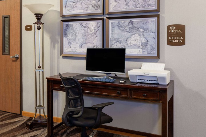 Business Center 74 of 74