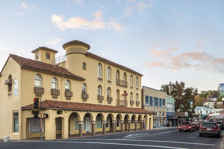 Historic Sonora Inn
