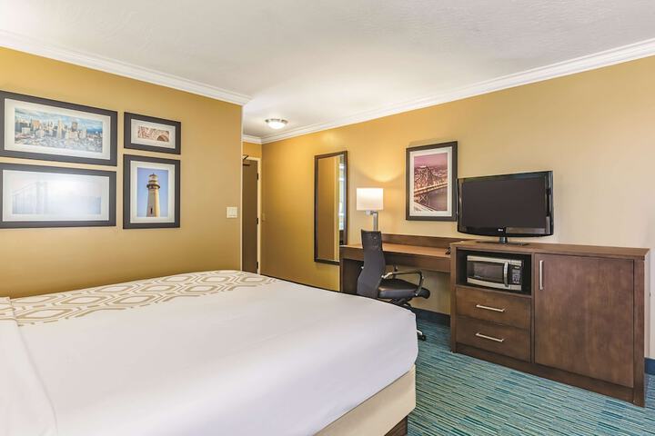 Room 41 of 82