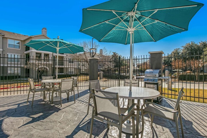 La Quinta Inn & Suites by Wyndham DFW Airport West-Glade