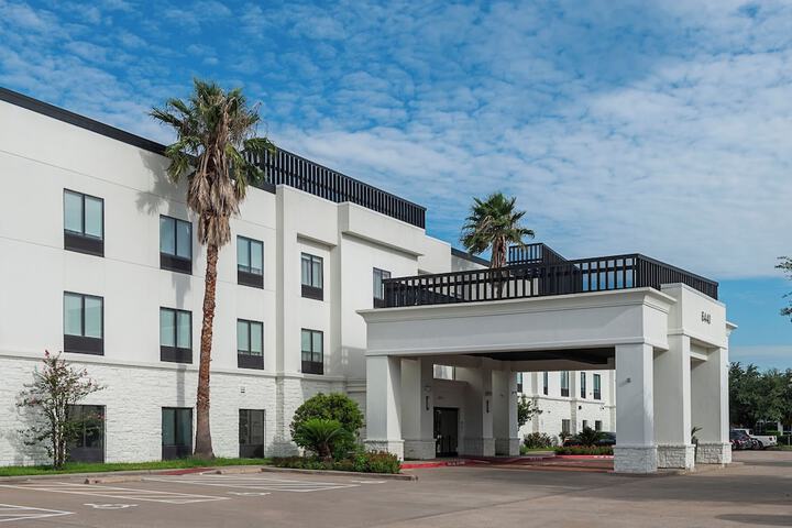 Hotel 2 of 91