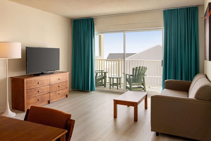 Room 27 of 46