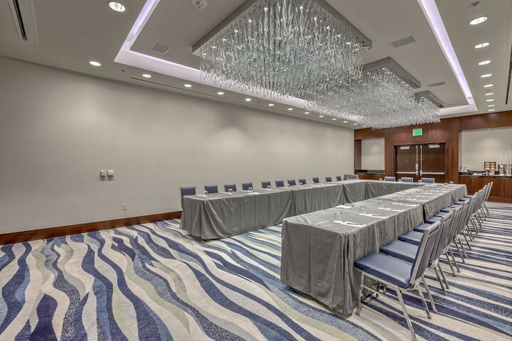 Business Center 120 of 122