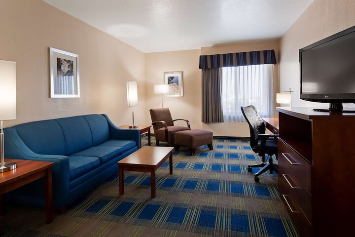 Room 12 of 33