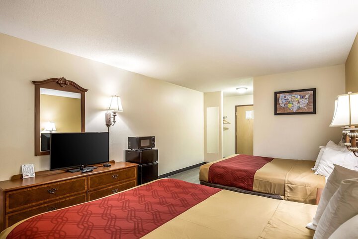 Room 15 of 32