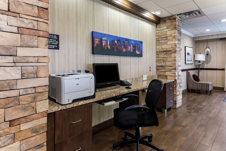 Business Center 75 of 75