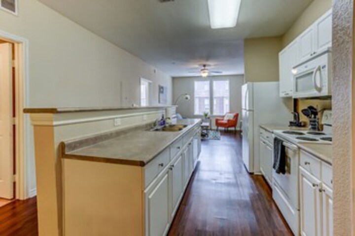Apts at 41st by NamaStay