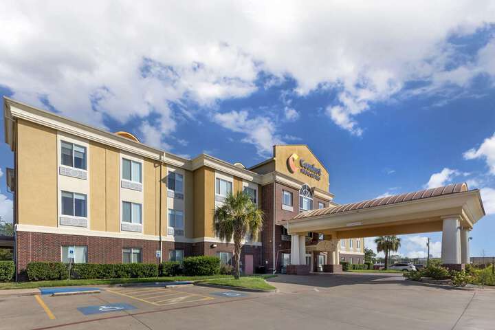 Comfort Inn & Suites (Formerly Executive Inn & Suites Mexia)