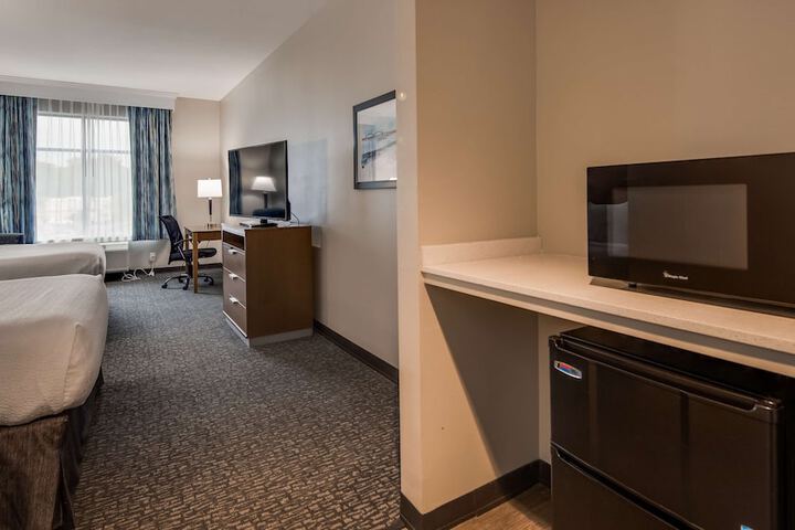 Room 10 of 27