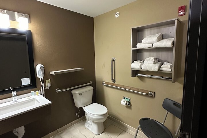 Room 16 of 25