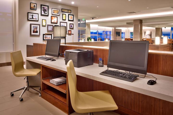 Business Center 41 of 42