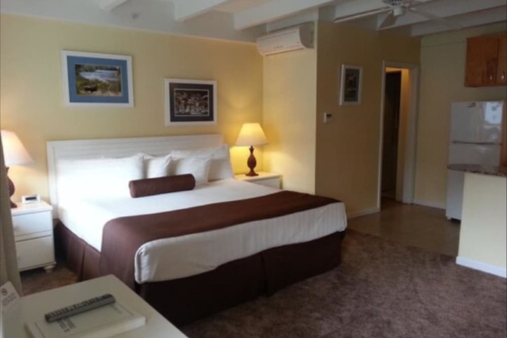 Room 32 of 41