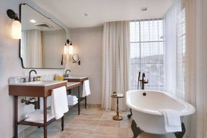 Suite 122 of 200