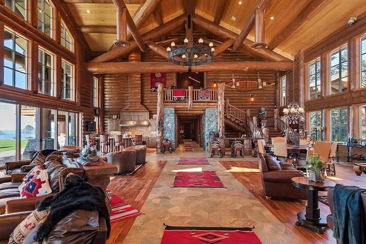 Lx28: Gold Beach Oceanfront Estate