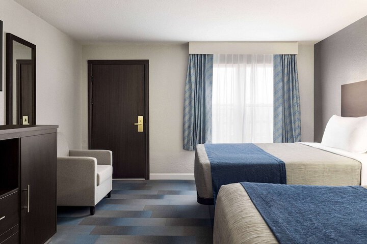 Room 14 of 49