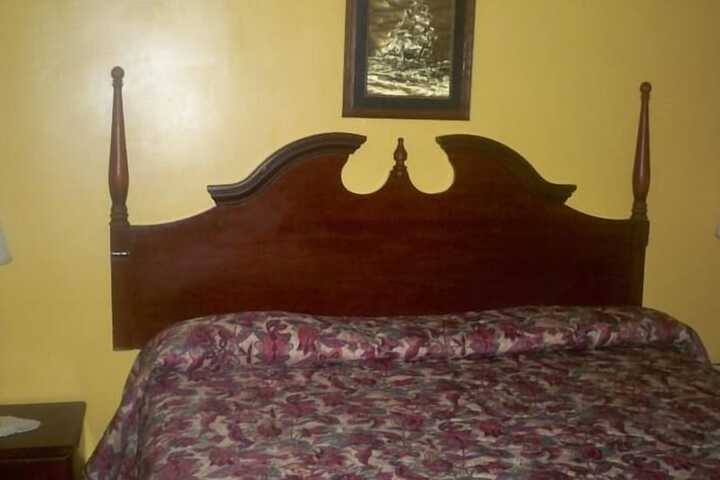 Room 5 of 10