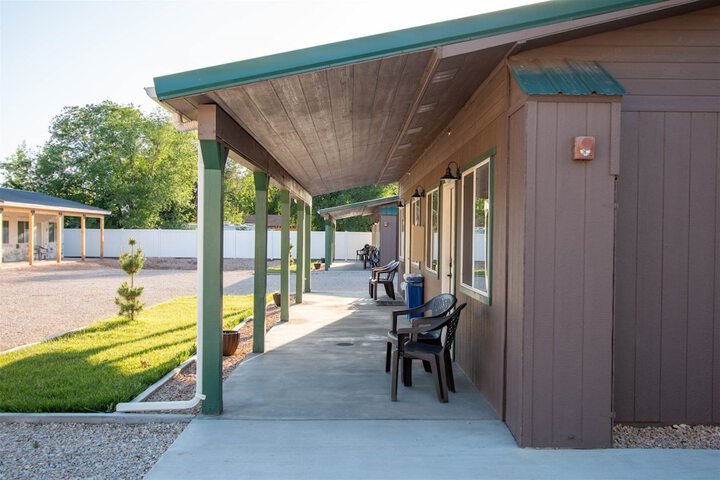 Hurricane Hideaway Lodging