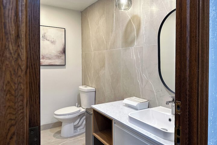 DTW Suites