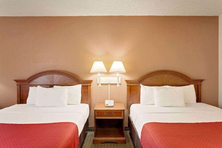 Room 15 of 26