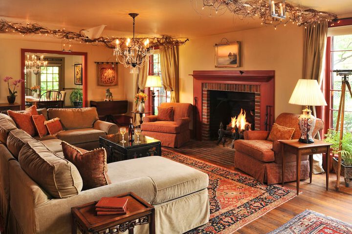 1795 Acorn Inn B & B