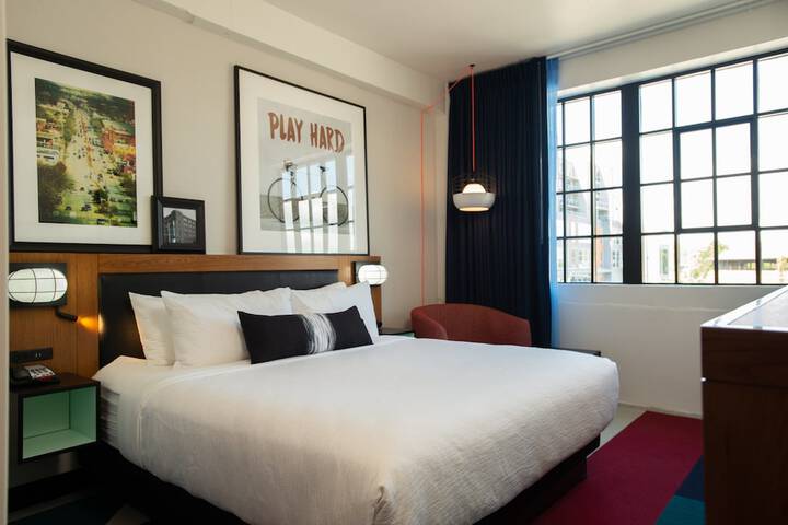 Room 53 of 78