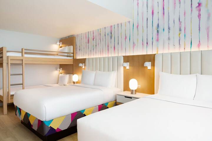 The Viv Hotel Anaheim, a Tribute Portfolio Hotel