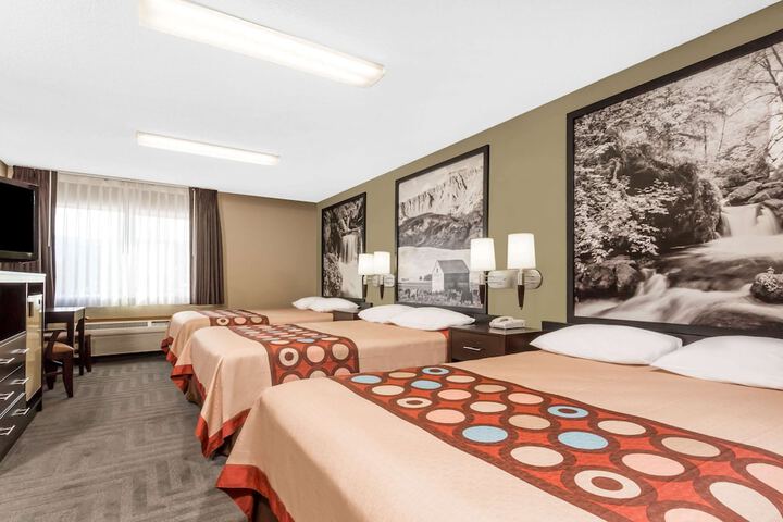 Room 13 of 38