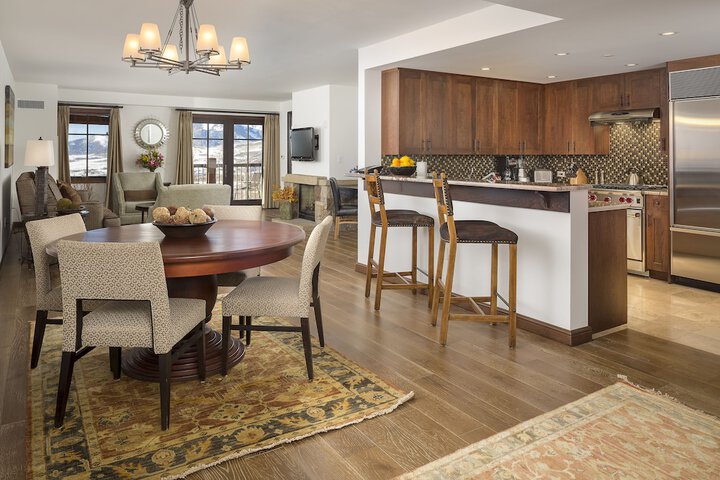 Madeline Hotel & Residences Auberge Collection