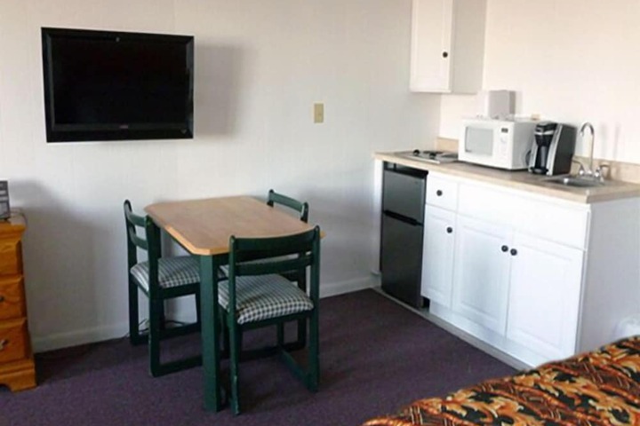 Room 27 of 48