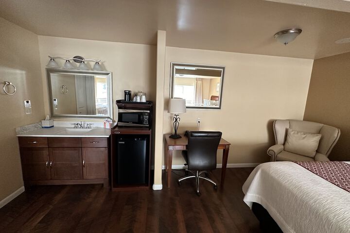 Room 30 of 59