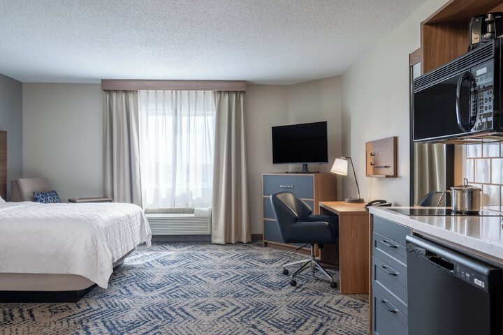 Room 16 of 28