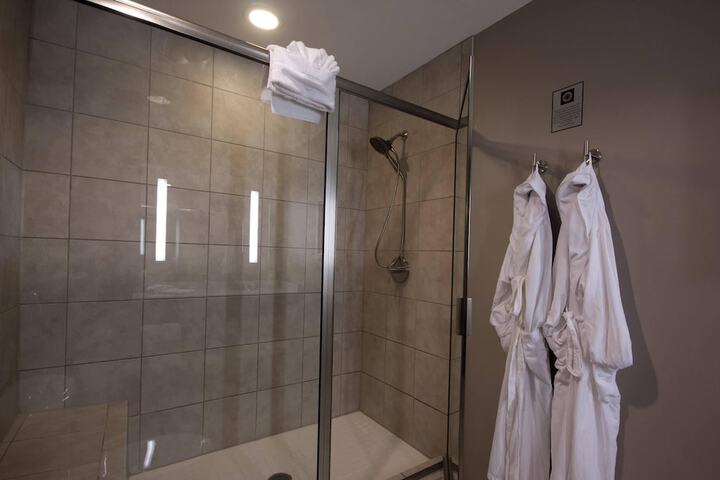 The Giacomo Niagara Falls NY an Ascend Collection Hotel