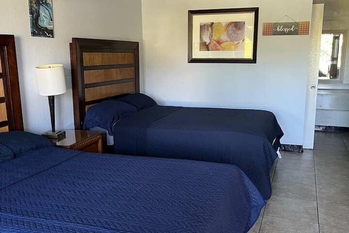 Room 13 of 34