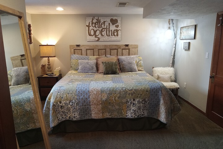 Room 32 of 42