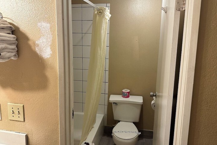 Room 14 of 15