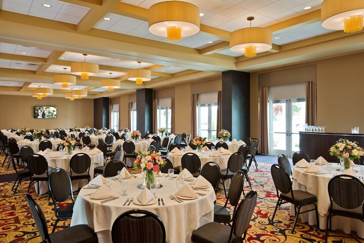 Ballroom/Hall 49 of 55