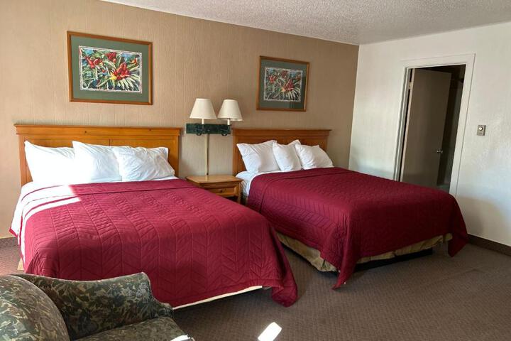 Redwood Arms Motel