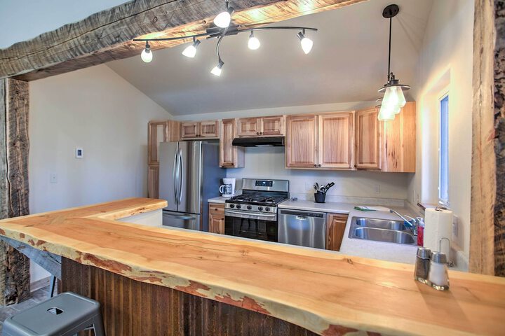 Mancos Cabin Rental on 80 Acres w / Mountain View!