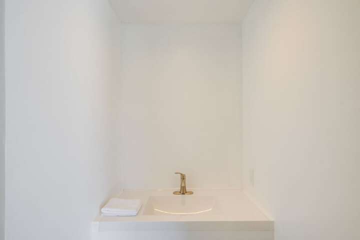 Mountain Views: Minimalist California Studio