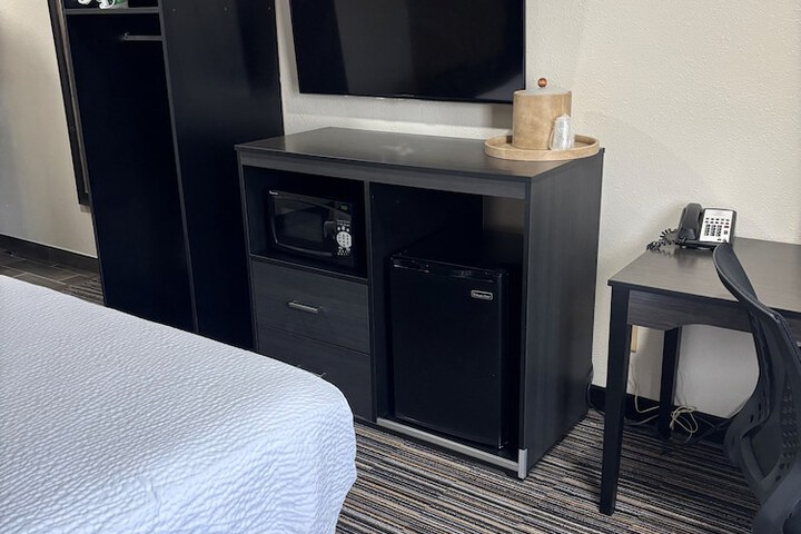 Baymont by Wyndham Bridgeton St. Louis