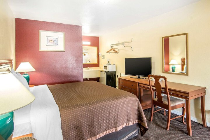 Room 15 of 78
